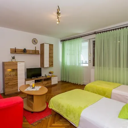 Zapadna Obala Apartment *